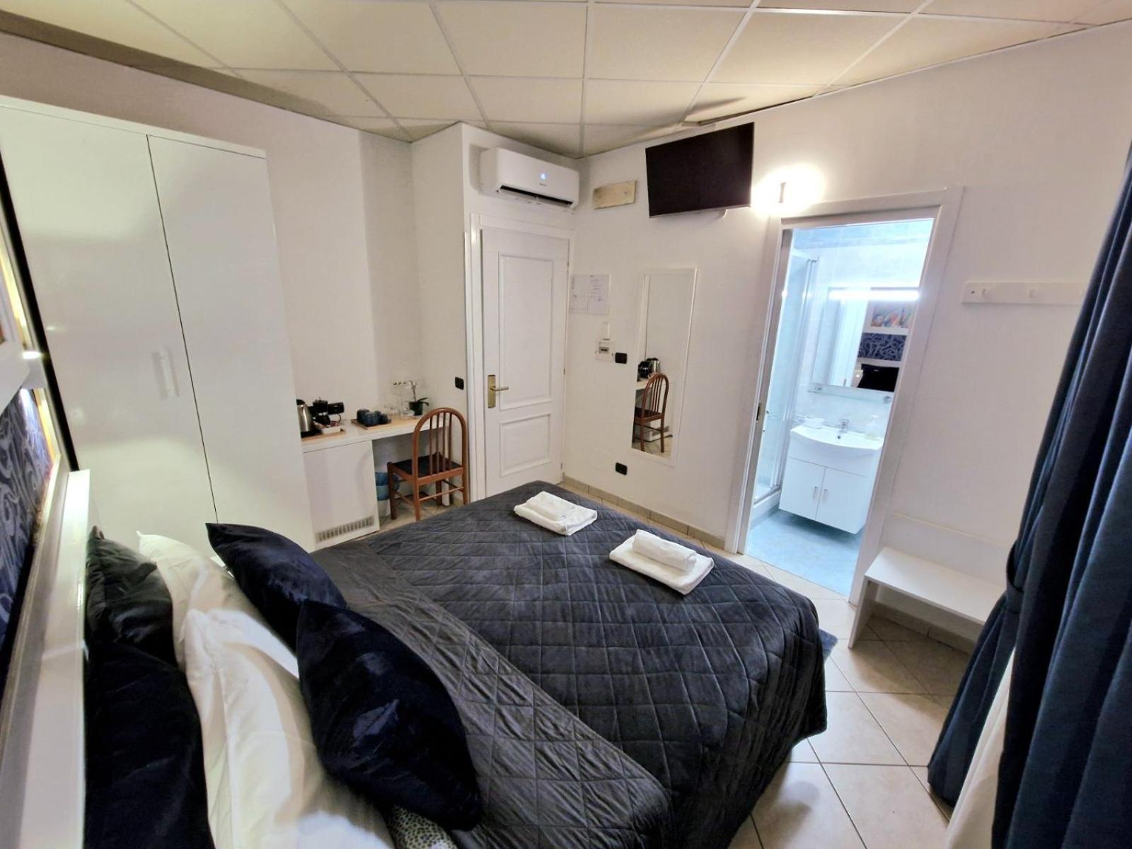 Bed & Breakfast In Vale&hillary Colosseo