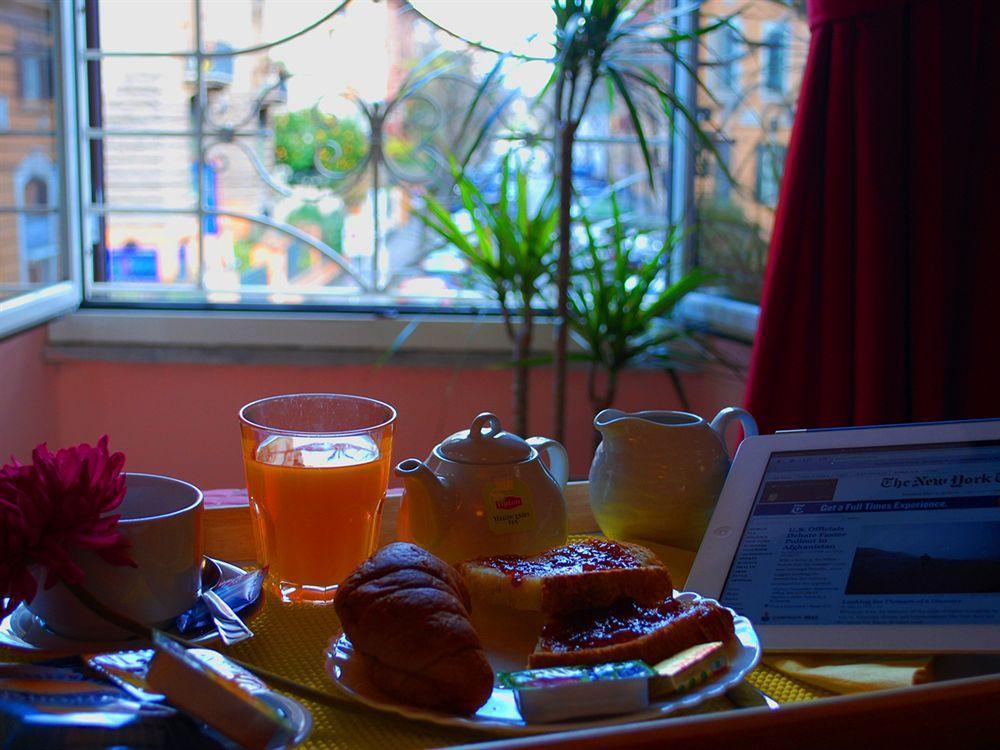 In Vale&hillary Colosseo Bed & Breakfast