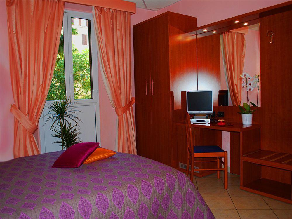In Vale&hillary Colosseo Bed & Breakfast